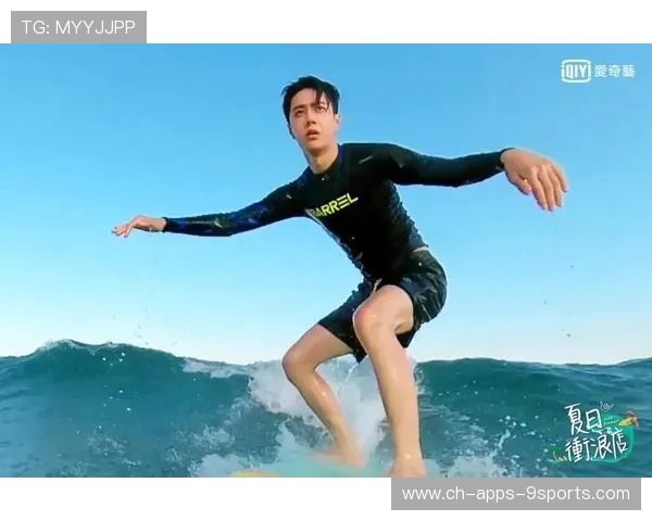 冲浪少年骑浪如飞天信使